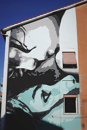 Street art for rights 2022: in anteprima le foto del muro di attorep e il making off di barbara oizmud, natalia rak e manuela merlo